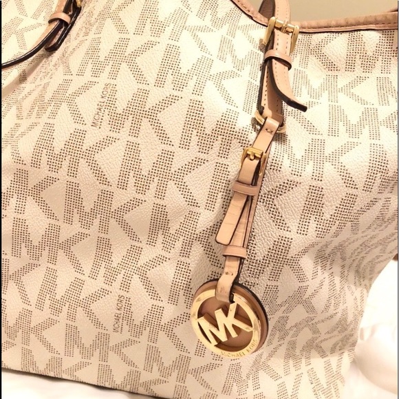 Purse - Picture 2 of 3